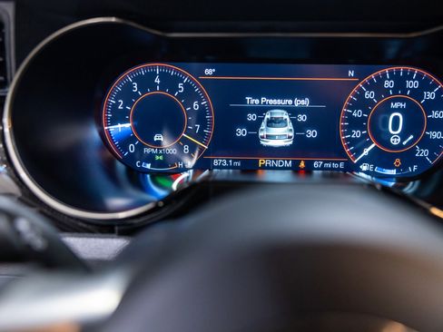 Used 2022 Ford Mustang Shelby GT500 w/ Carbon Fiber Track Pack image 43