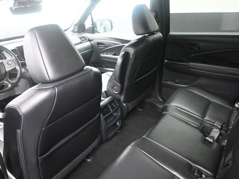 Used 2023 Honda Passport EX-L image 18