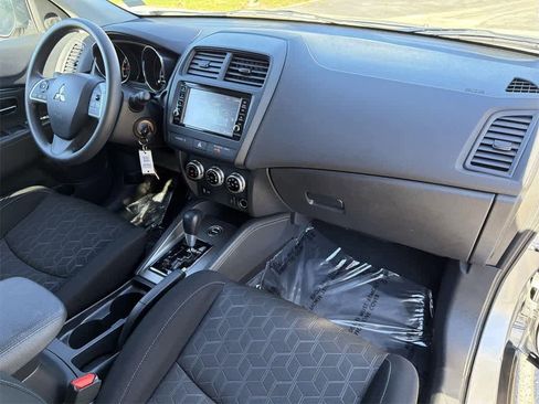 Used 2025 Mitsubishi Outlander Sport ES image 40