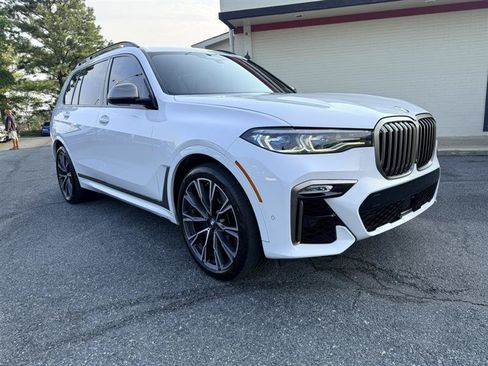 Used 2022 BMW X7 M50i AWD/4WD image 3