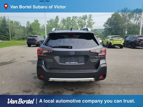 Certified 2025 Subaru Outback Touring AWD/4WD image 4