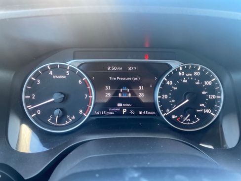 Used 2025 Nissan Rogue SV FWD image 14
