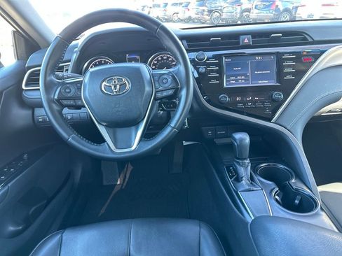 Used 2018 Toyota Camry L image 2