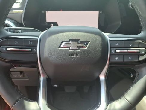 Used 2026 Chevrolet Colorado ZR2 w/ Technology Package AWD/4WD image 12