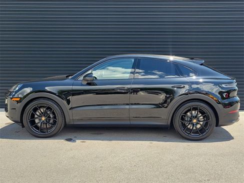 New 2026 Porsche Cayenne Coupe image 2