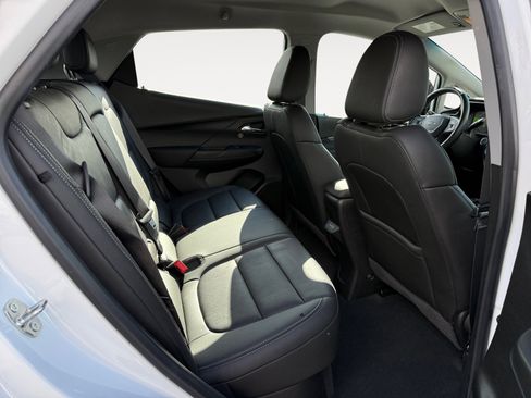 Used 2023 Chevrolet Bolt LT w/ Infotainment Package image 18