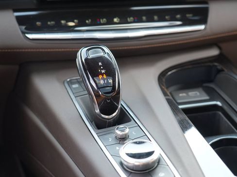 Used 2022 Cadillac Escalade ESV Premium Luxury AWD/4WD image 24