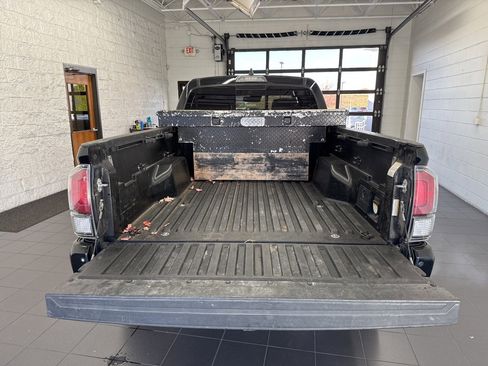 Certified 2021 Toyota Tacoma Limited image 10