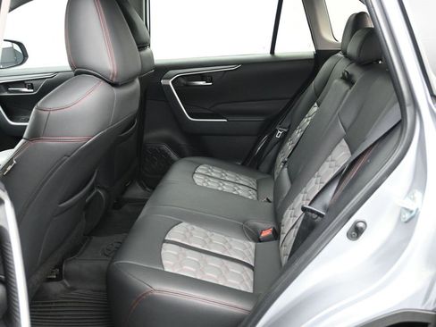 Used 2025 Toyota RAV4 XLE image 21