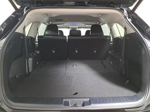 Used 2023 Toyota Highlander XLE image 10