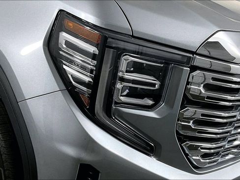 Certified 2025 GMC Sierra 1500 Denali image 30