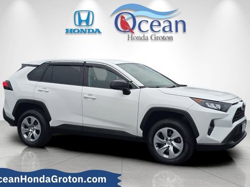 Used 2022 Toyota RAV4 LE image 1