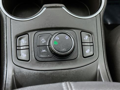 Used 2023 GMC Terrain SLT AWD/4WD image 16
