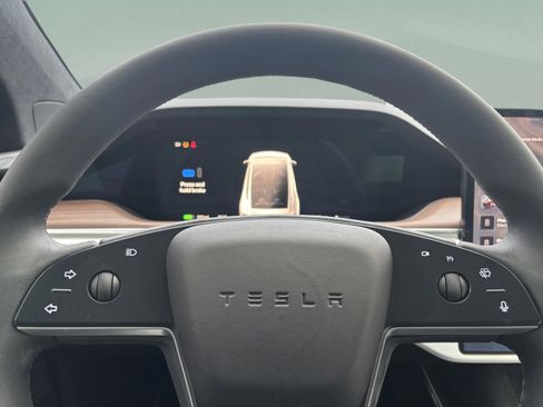 Used 2024 Tesla Model X image 10