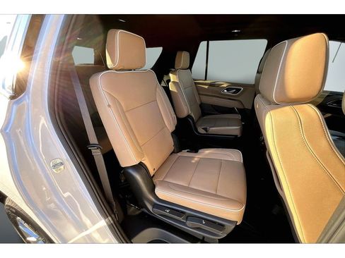 Used 2024 Chevrolet Tahoe Premier w/ Premium Package 2 image 25