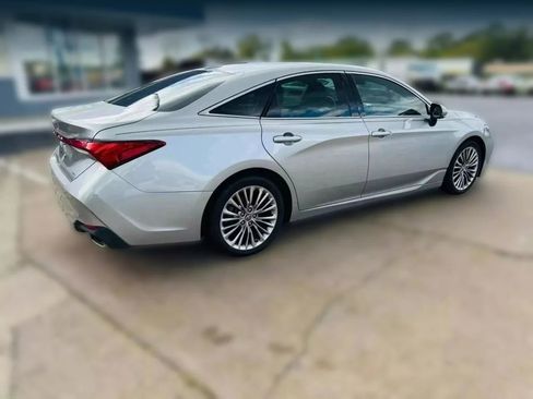 Used 2019 Toyota Avalon Limited w/ All Weather Liner Package image 5