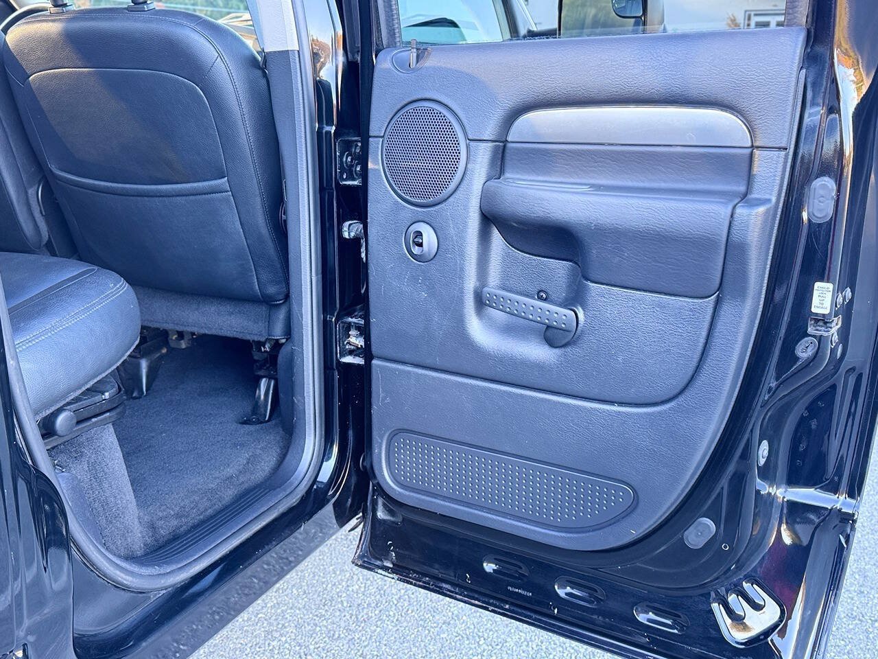 Used 2004 Dodge Ram 3500 Truck SLT w/ Trailer Tow Group AWD/4WD image 15