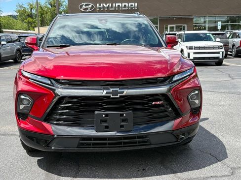 Used 2025 Chevrolet Blazer RS w/ Enhanced Convenience Package AWD/4WD image 2
