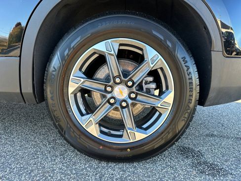 Used 2025 Chevrolet Blazer LT image 19