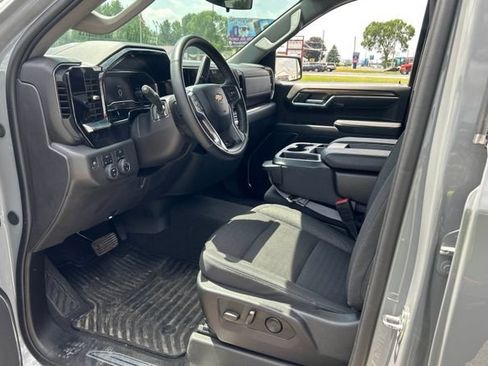 Used 2024 Chevrolet Silverado 1500 LT AWD/4WD image 5