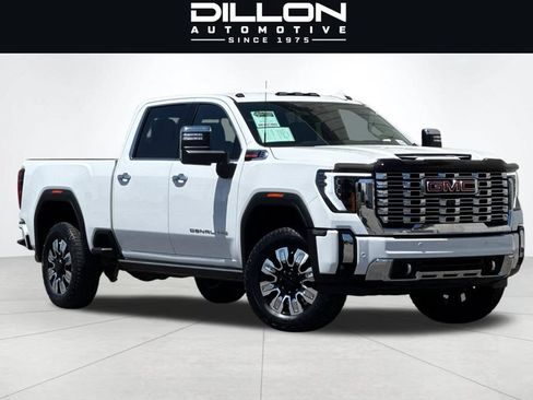 Used 2025 GMC Sierra 2500 Denali w/ Max Trailering Package AWD/4WD image 2