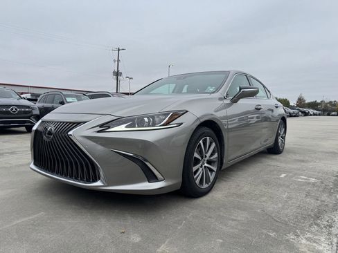 Used 2021 Lexus ES 350 image 3