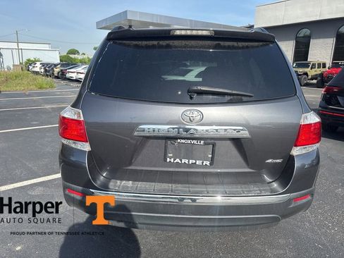 Used 2012 Toyota Highlander Limited w/ Tow Pkg AWD/4WD image 4
