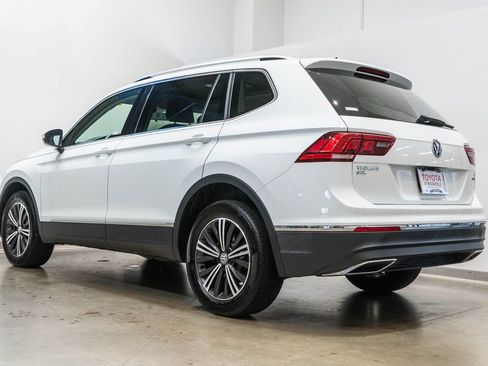 Used 2018 Volkswagen Tiguan SEL w/ 3rd Row Seat Package AWD/4WD image 7
