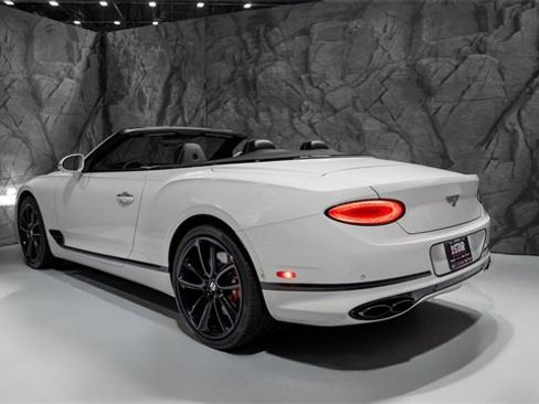 Used 2022 Bentley Continental GT image 19