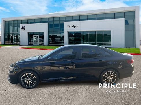 Used 2023 Volkswagen Jetta Sport FWD image 6