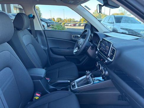 Certified 2026 Hyundai Venue SEL FWD image 28