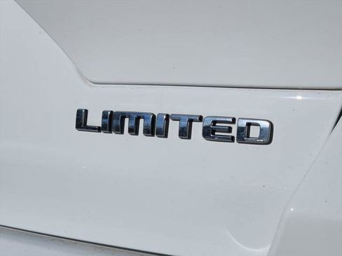 Certified 2022 Jeep Grand Cherokee Limited w/ MOPAR Finishing Package image 11