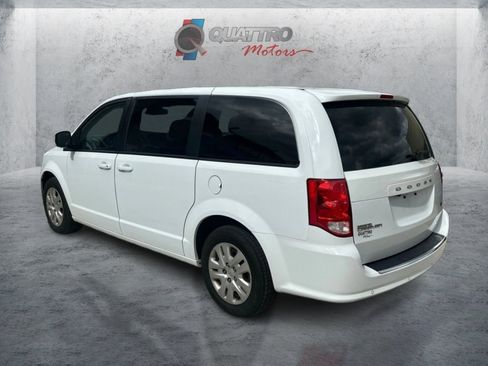 Used 2018 Dodge Grand Caravan SE w/ Rear Park Assist Package FWD image 3