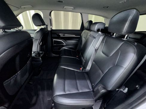 Used 2022 Kia Telluride LX AWD/4WD image 29