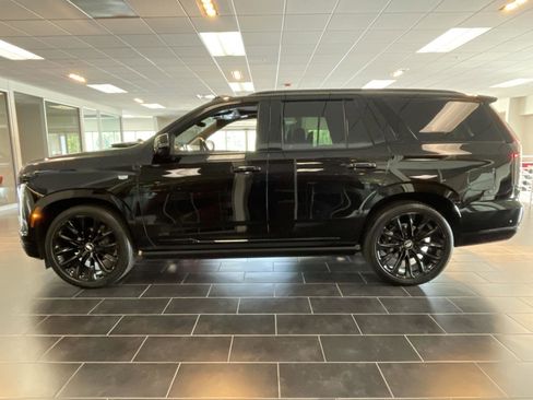 Certified 2026 Cadillac Escalade Platinum Sport w/ LPO, ONYX Package AWD/4WD image 2