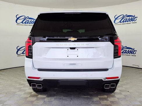 New 2026 Chevrolet Suburban High Country image 4