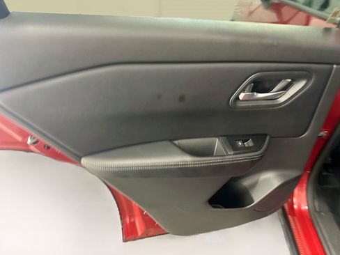 Used 2025 Nissan Rogue SV AWD/4WD image 26