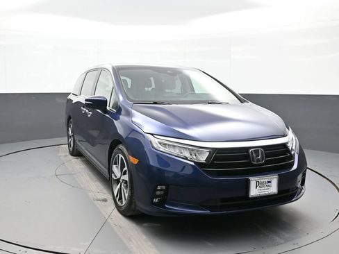 Certified 2023 Honda Odyssey Touring image 3