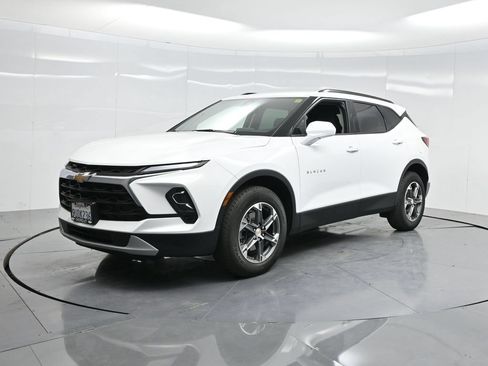 New 2025 Chevrolet Blazer LT w/ Convenience Package FWD image 75