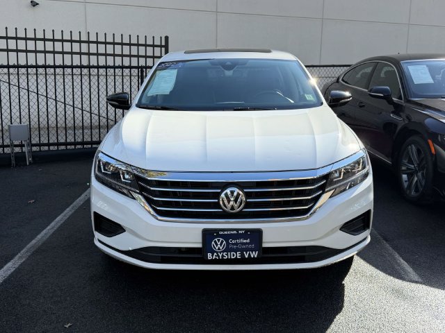 Certified 2022 Volkswagen Passat 2.0T FWD image 2