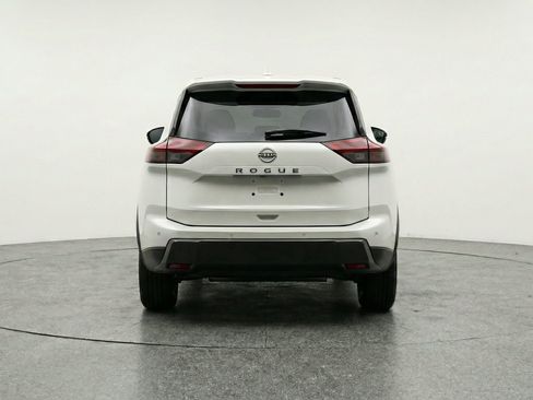 Used 2025 Nissan Rogue SV AWD/4WD image 7