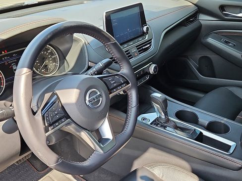 Used 2020 Nissan Altima 2.5 SR FWD image 10