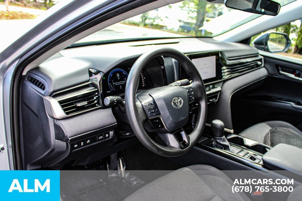 Used 2025 Toyota Camry LE FWD image 30