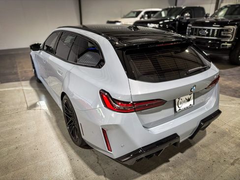 Used 2026 BMW M5 Touring AWD/4WD image 9