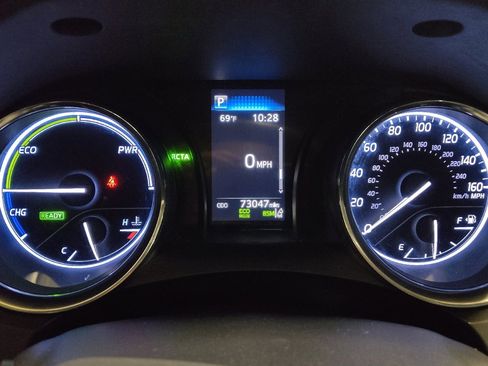 Used 2019 Toyota Camry LE w/ Sunroof Package image 23