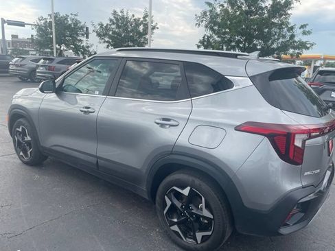 Used 2024 Kia Seltos EX AWD/4WD image 3