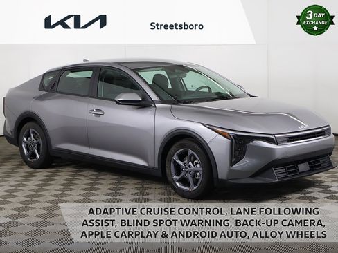 Used 2025 Kia K4 LXS image 1