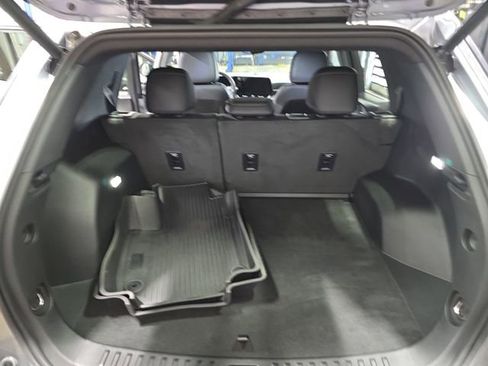 Used 2025 Chevrolet Equinox LT w/ Convenience Package II AWD/4WD image 14