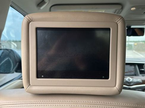 Used 2020 Nissan Armada Platinum w/ Captain's Chairs Package RWD image 35