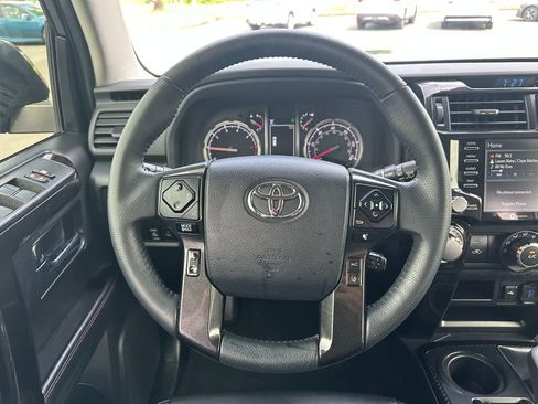 Used 2022 Toyota 4Runner TRD Off-Road Premium AWD/4WD image 19